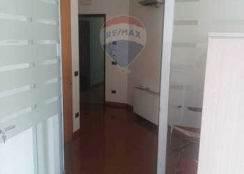 Stanza vuota - Ufficio Viale delle Rimembranze
 
21/13, Lainate - foto 2