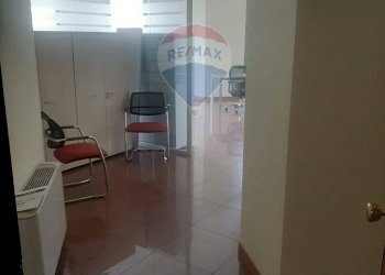 Hall / corridoio - Ufficio Viale delle Rimembranze
 
21/13, Lainate - foto 11