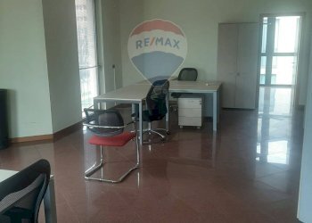 Sala da pranzo - Ufficio Viale delle Rimembranze
 
21/13, Lainate - foto 12