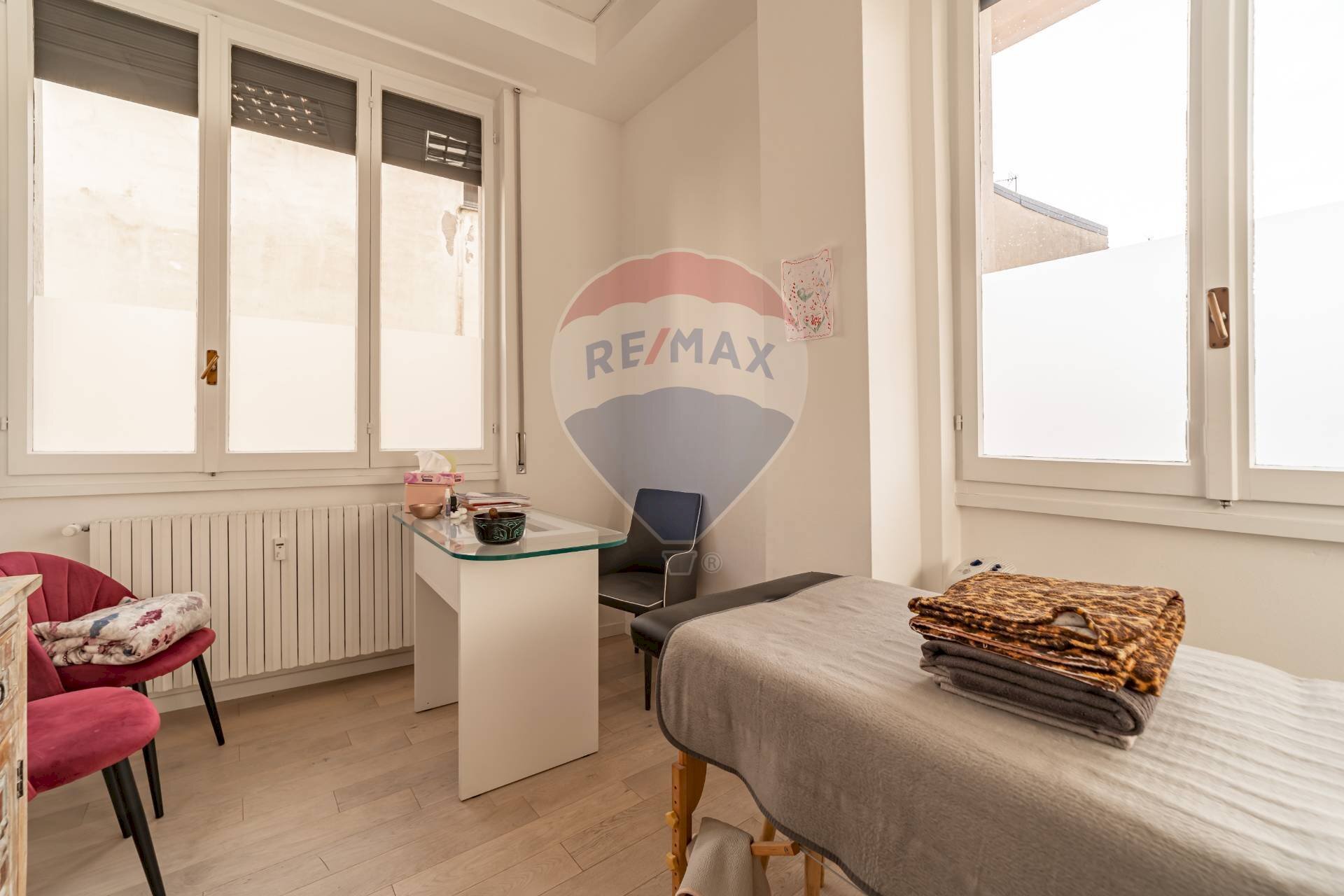 \nFoto 3\n - Negozio Via Roma
 
61, Rovellasca - foto 3