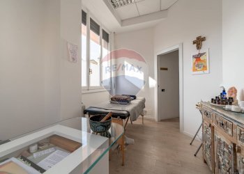 \nFoto 4\n - Negozio Via Roma
 
61, Rovellasca - foto 4