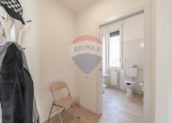 \nFoto 6\n - Negozio Via Roma
 
61, Rovellasca - foto 6