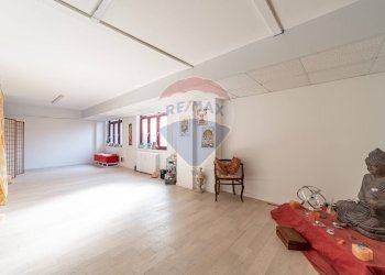 \nFoto 10\n - Negozio Via Roma
 
61, Rovellasca - foto 10