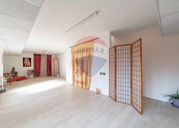 \nFoto 12\n - Negozio Via Roma
 
61, Rovellasca - foto 12