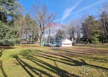 \nFoto 13\n - Negozio Via Roma
 
61, Rovellasca - foto 13