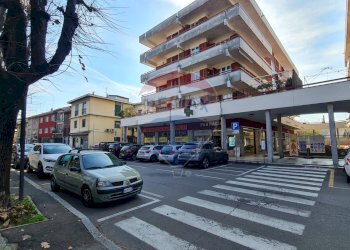 \nFoto 15\n - Negozio Via Roma
 
61, Rovellasca - foto 15