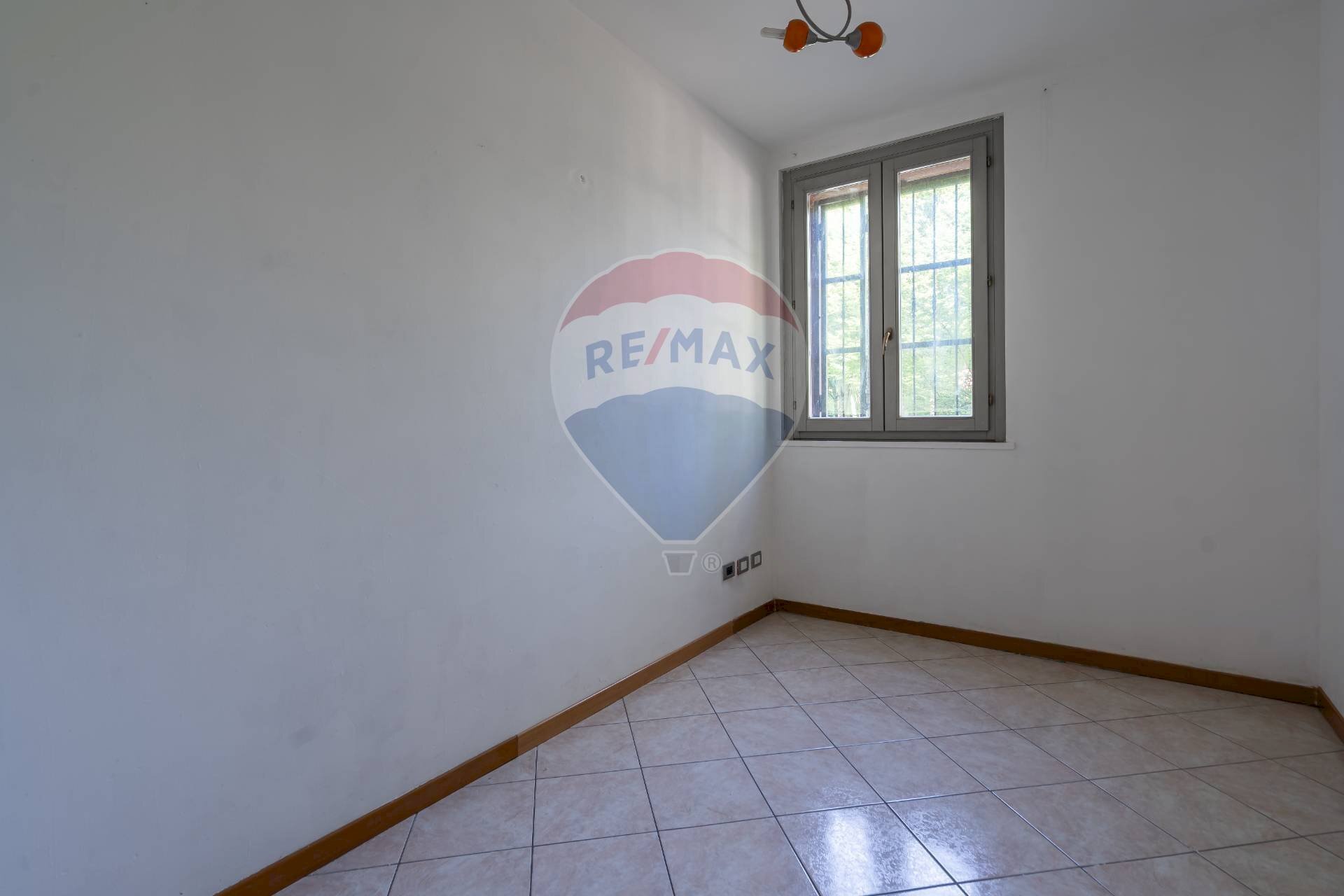 \nFoto 3\n - Appartamento Marche
 
10, Cesano Maderno - foto 3