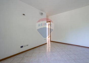 \nFoto 10\n - Appartamento Marche
 
10, Cesano Maderno - foto 10