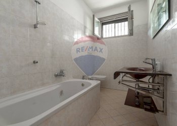 \nFoto 11\n - Appartamento Marche
 
10, Cesano Maderno - foto 11