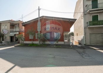 \nFoto 20\n - Appartamento Marche
 
10, Cesano Maderno - foto 20