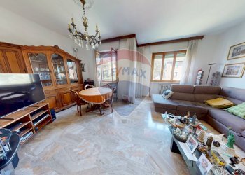 Sala da pranzo - Quadrilocale Via Alessandro Tonso
 
92, Alessandria - foto 1