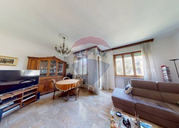 Sala da pranzo - Quadrilocale Via Alessandro Tonso
 
92, Alessandria - foto 2