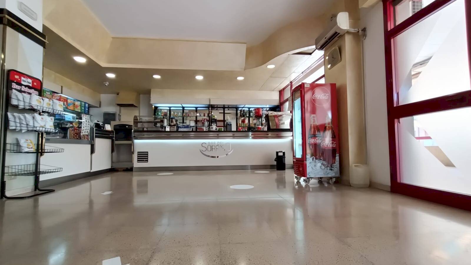 Foto 2 - Commercial Activity VIALE RAFFAELLO SANZIO
 
SNC, Lucera - photo 2