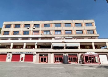 Foto 1 - Attività Commerciale VIALE RAFFAELLO SANZIO
 
SNC, Lucera - foto 1