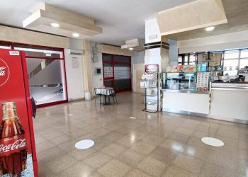 Foto 5 - Attività Commerciale VIALE RAFFAELLO SANZIO
 
SNC, Lucera - foto 5