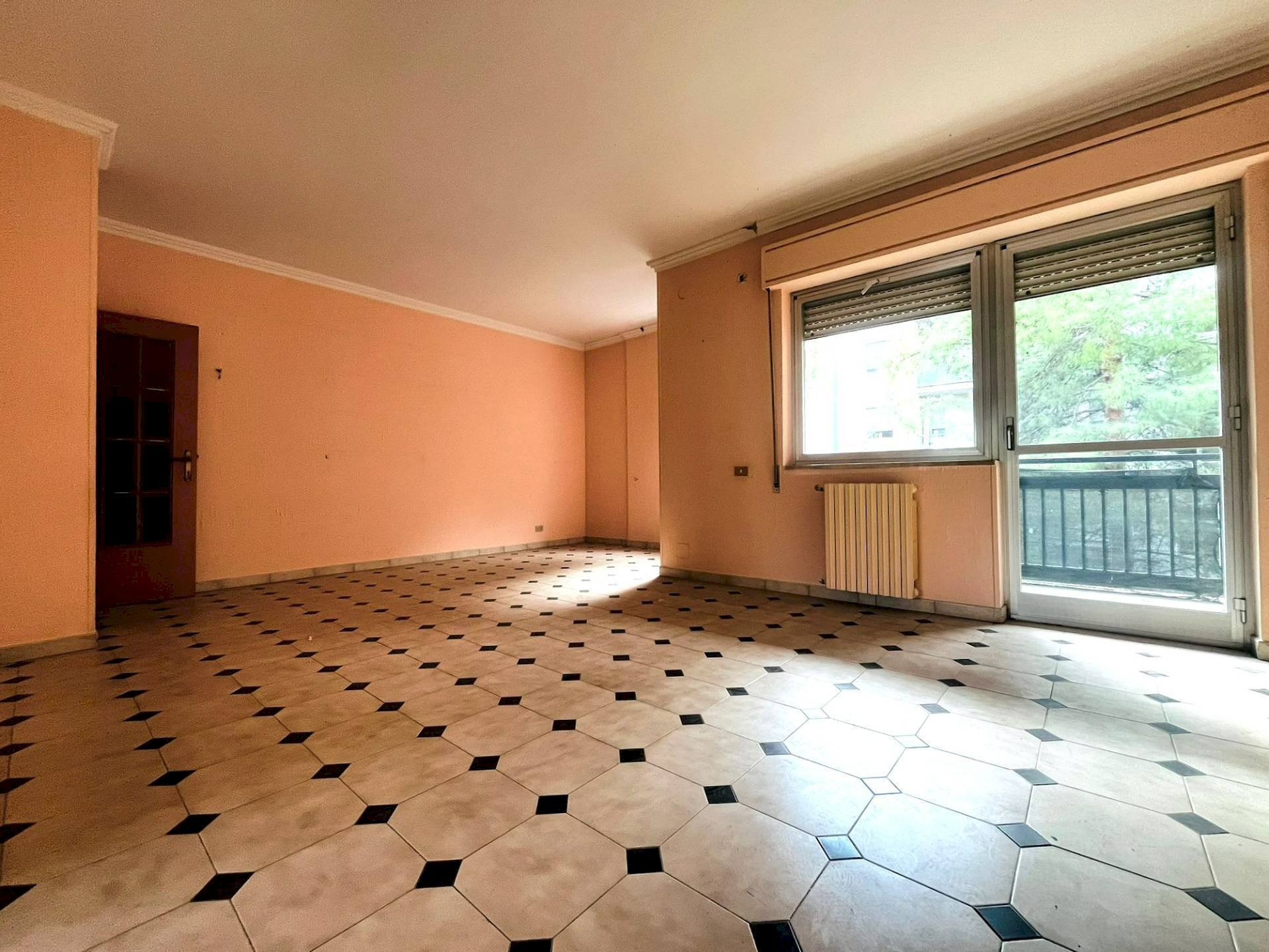 Foto 3 - Four-room apartment VIA LUCA DELLA ROBBIA
 
64, Lucera - photo 3