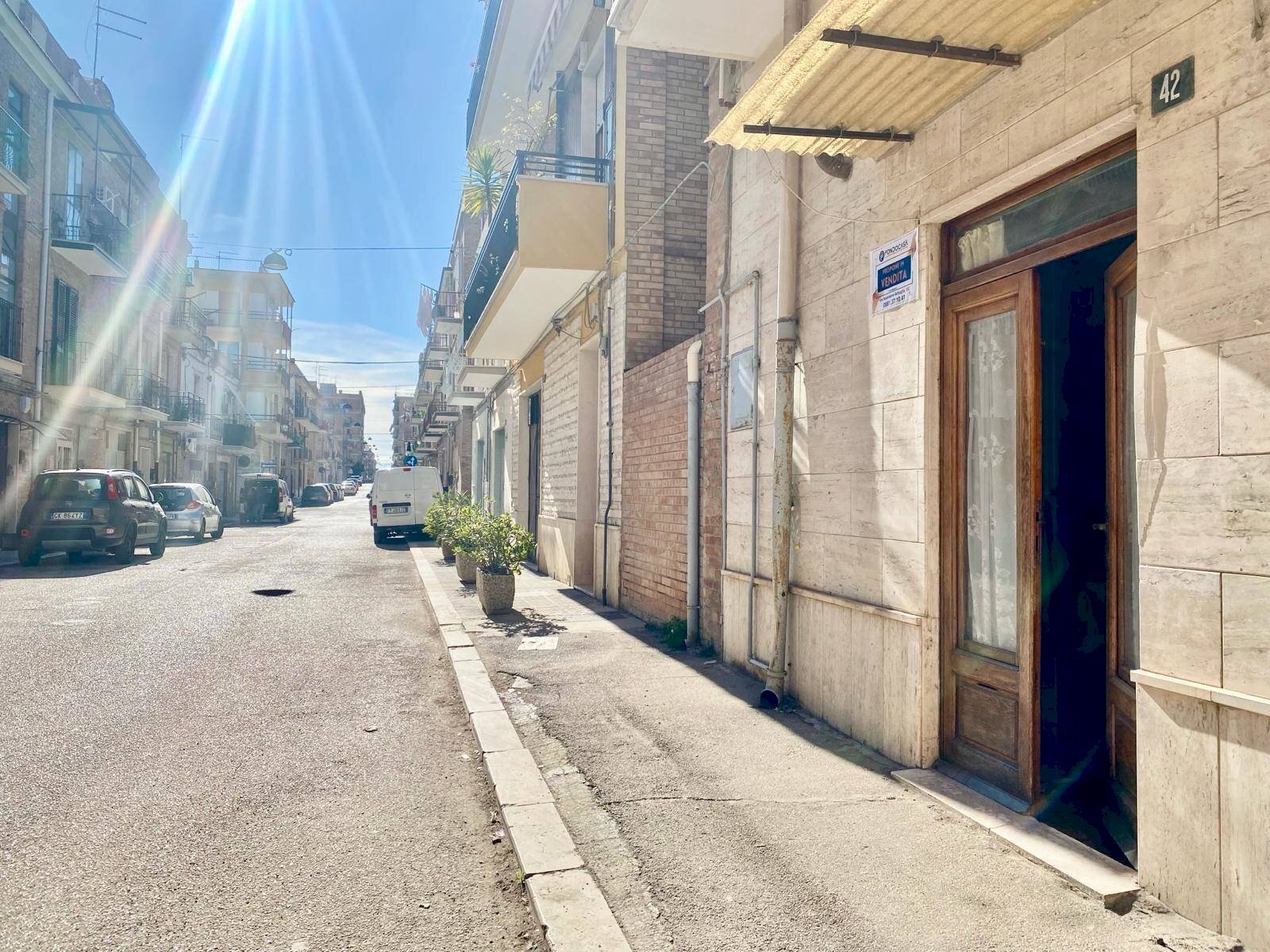 Foto 2 - Independent house VIA GENERALE SAVERIO FOLLIERO
 
42, Lucera - photo 2