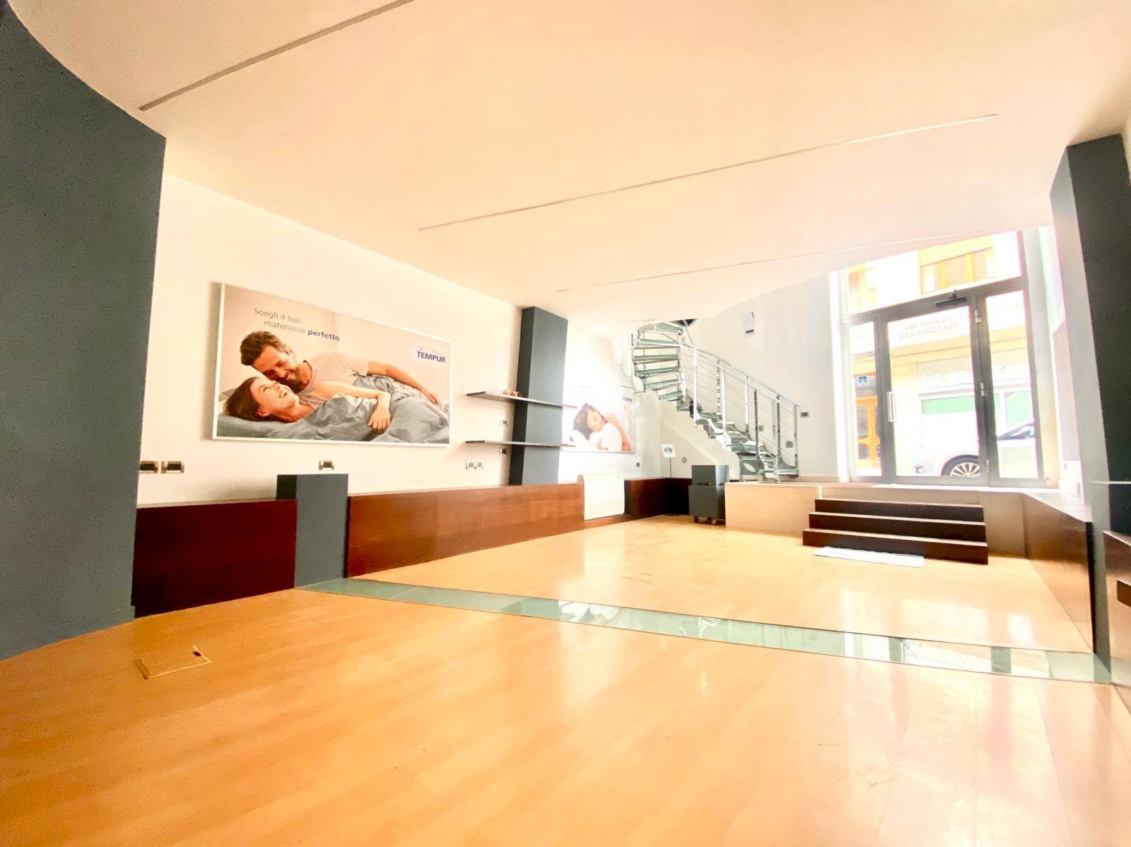 Foto 2 - Locale Commerciale VIA IV NOVEMBRE
90, Lucera - foto 2