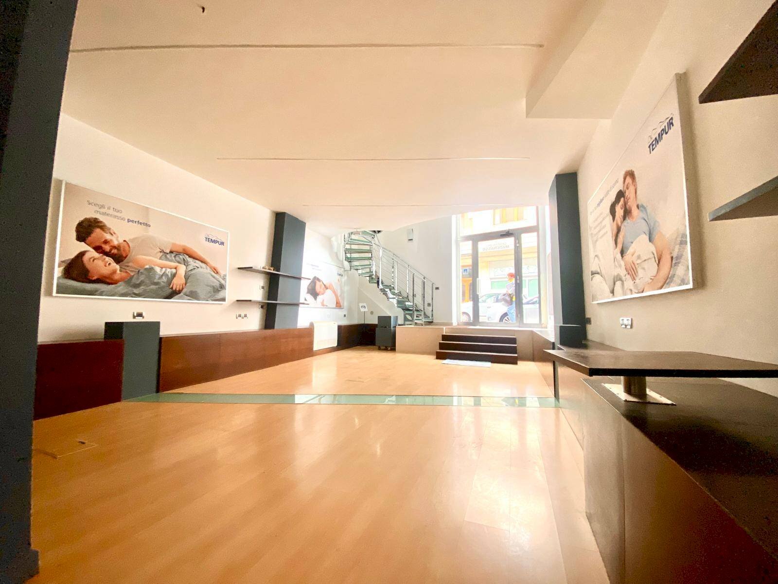 Foto 3 - Locale Commerciale VIA IV NOVEMBRE
90, Lucera - foto 3