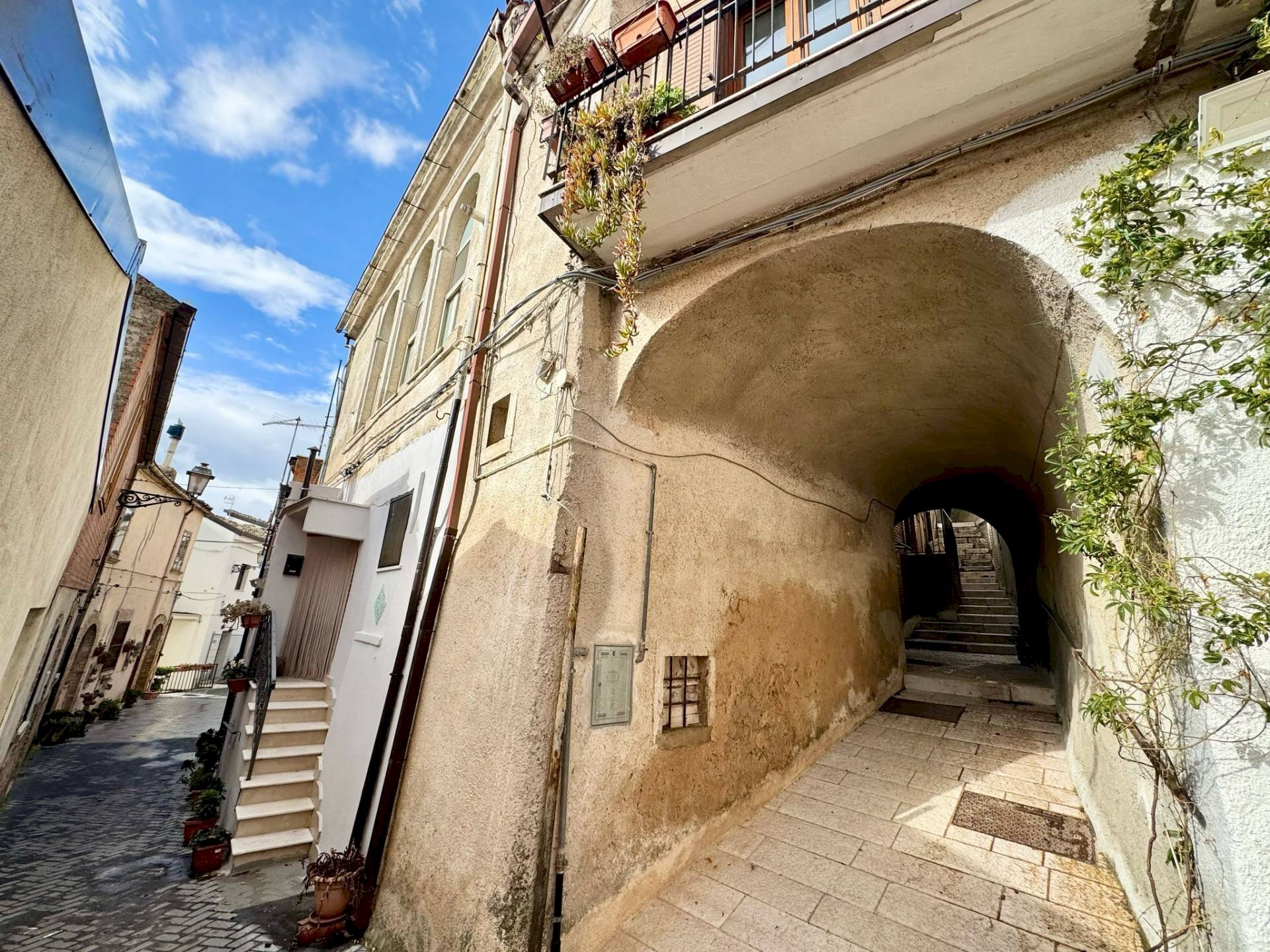 Foto 1 - Casa indipendente VIA GIOVANNI BOCCACCIO
 
1, Motta Montecorvino - foto 1