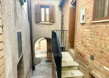 Foto 4 - Casa indipendente VIA GIOVANNI BOCCACCIO
 
1, Motta Montecorvino - foto 4