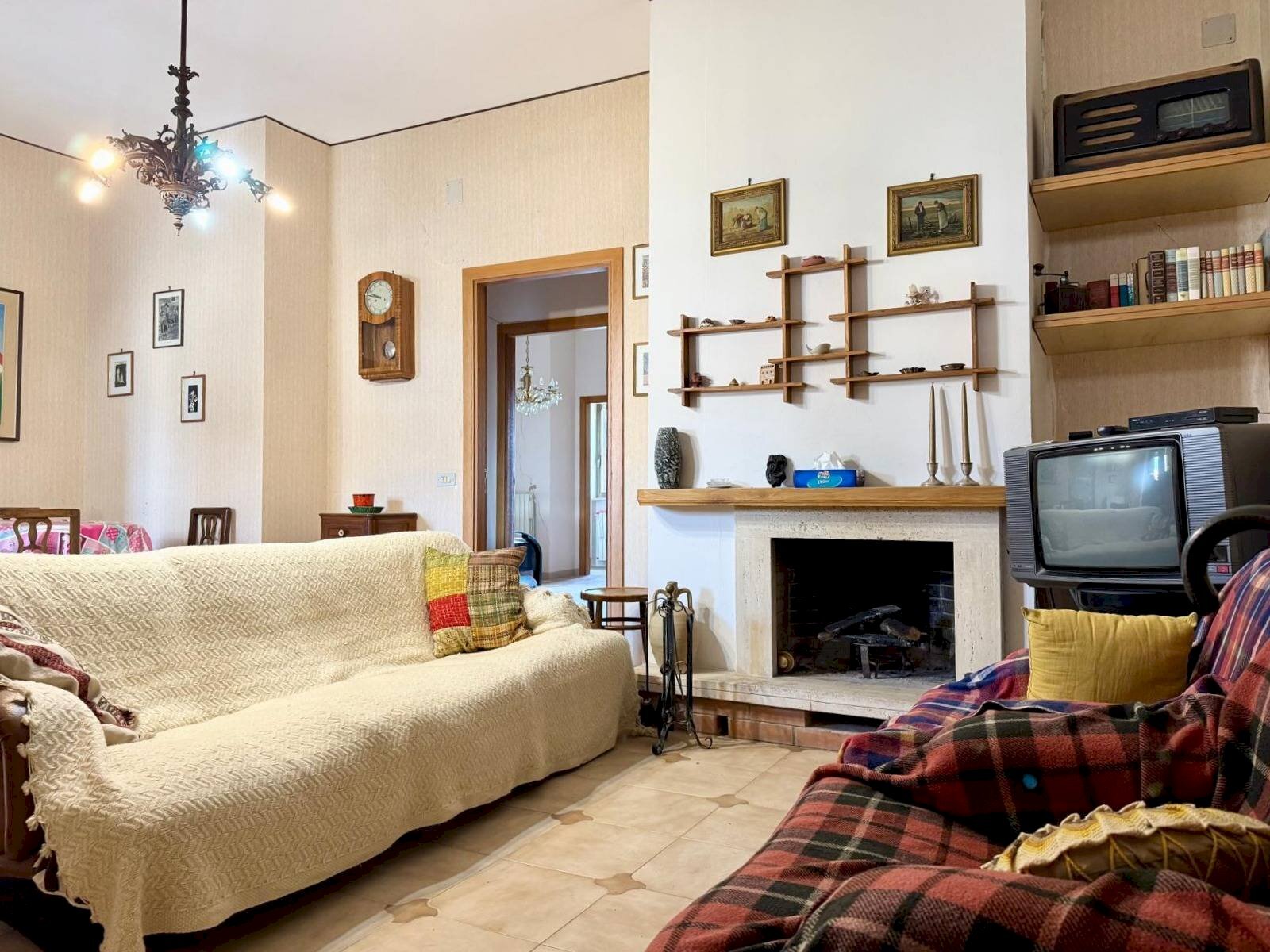 Foto 3 - Trilocale VIA ELENA
 
SNC, Castelluccio Valmaggiore - foto 3