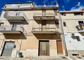 Foto 1 - Casa indipendente VIA SAN MARINO
 
40, Castelnuovo della Daunia - foto 1
