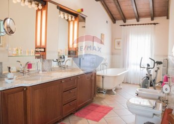 Bagno - Independent house Frazione soltarico
 
10, Cavenago d'Adda - photo 13