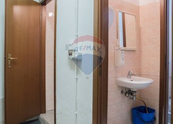 Bagno - Commercial Premises via Emilia bis
 
22, San Donato Milanese - photo 16