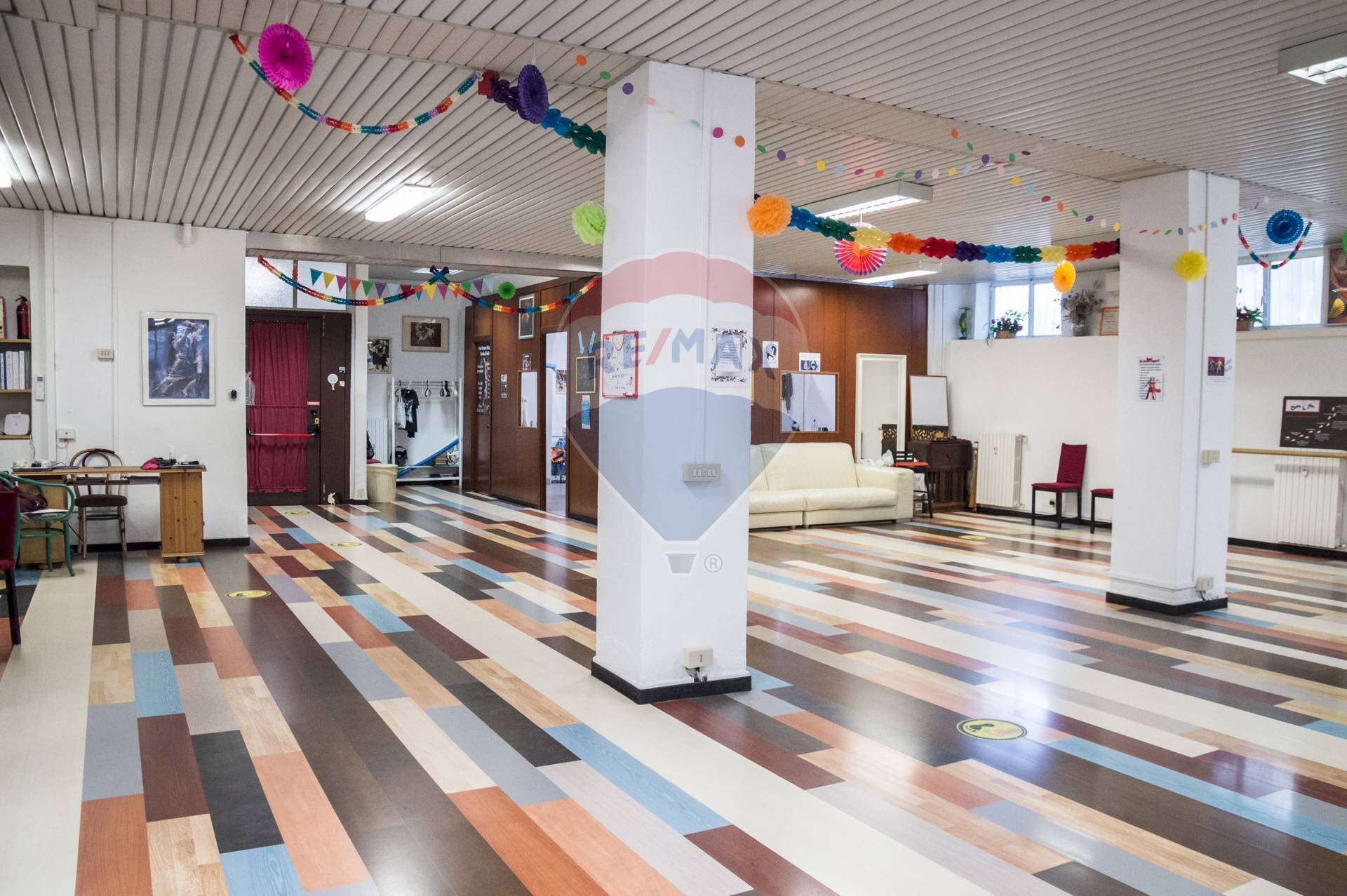 Ricezione / Lobby - Commercial Premises via Emilia bis
 
22, San Donato Milanese - photo 1