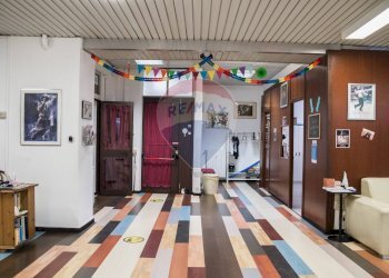 Ricezione / Lobby - Commercial Premises via Emilia bis
 
22, San Donato Milanese - photo 2