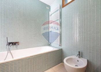 Bagno - Villa Via Maria Corti
 
4, Chiari - photo 57