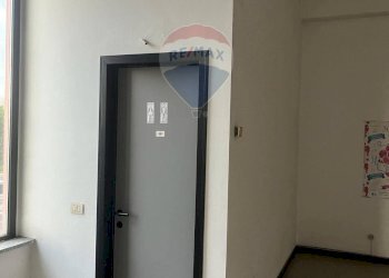 Stanza vuota - Commercial Premises Via Angelo Moro
 
121, San Donato Milanese - photo 8