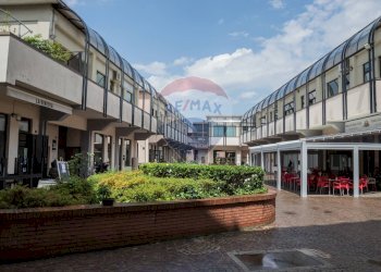 Edificio all\'aperto - Commercial Premises Via Angelo Moro
 
121, San Donato Milanese - photo 9