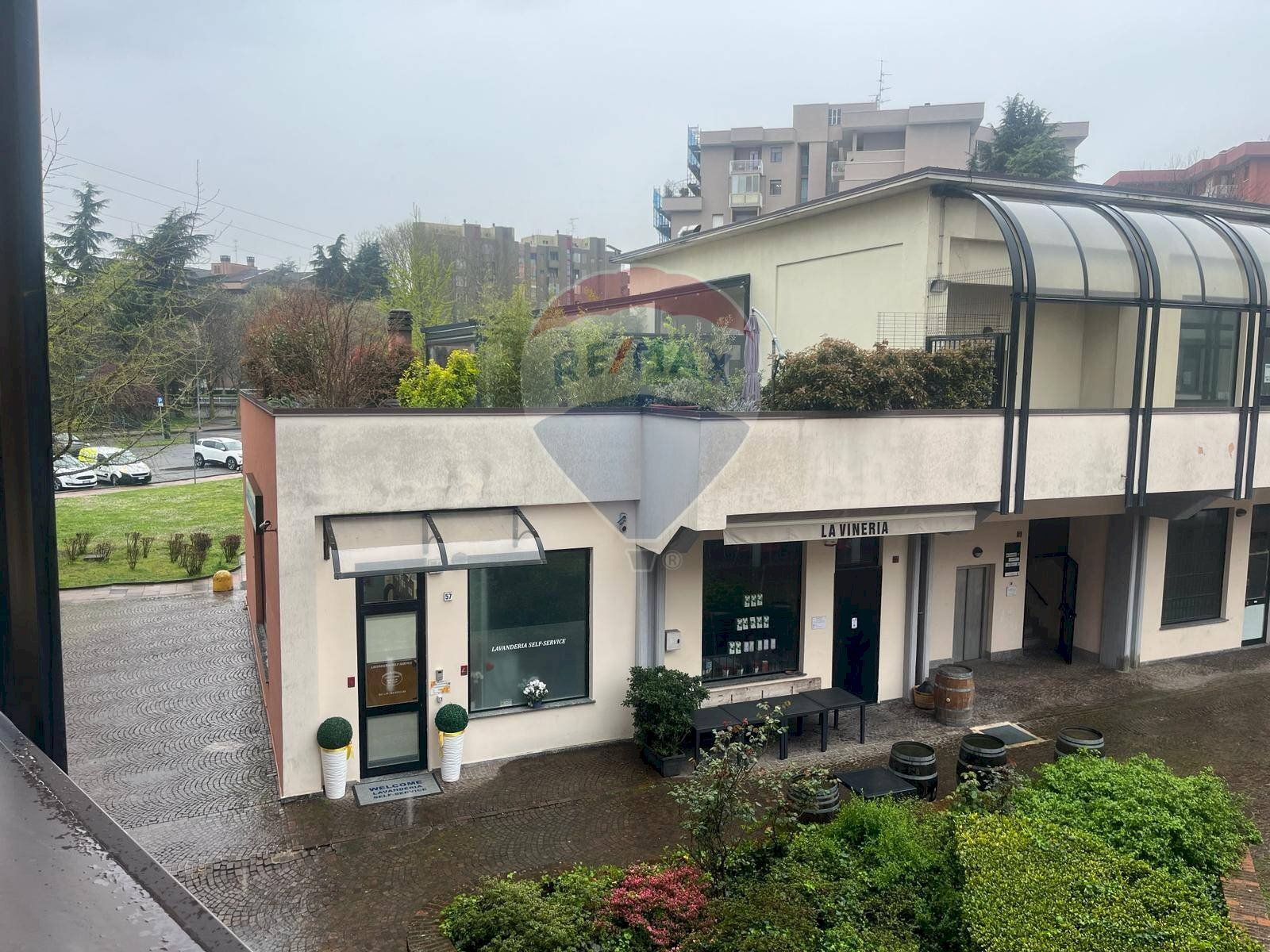 Casa all\'aperto - Commercial Premises Via A. Moro
 
121, San Donato Milanese - photo 2