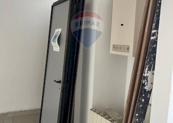 Hall / corridoio - Commercial Premises Via A. Moro
 
121, San Donato Milanese - photo 5