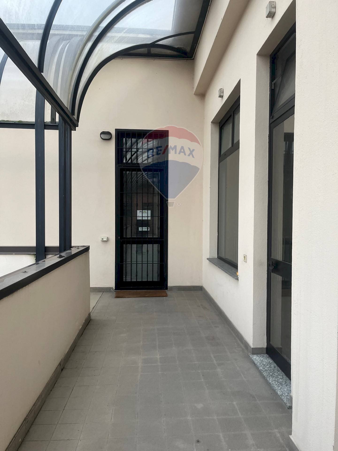 Terrazza - Commercial Premises Via A. Moro
 
121, San Donato Milanese - photo 2