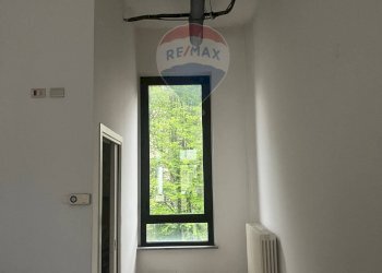 Stanza vuota - Commercial Premises Via A. Moro
 
121, San Donato Milanese - photo 5