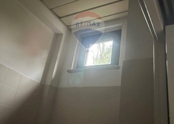 Stanza vuota - Commercial Premises Via A. Moro
 
121, San Donato Milanese - photo 9