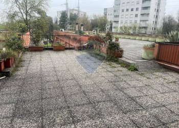 Terrazza - Commercial Premises Via A. Moro
 
121, San Donato Milanese - photo 15