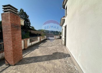 Terrazza - Casa indipendente Via Pio 9
 
snc, Benevento - foto 14