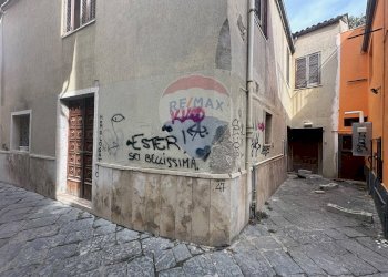 Edificio all\'aperto - Casa indipendente VIA NICCOLO FRANCO
 
59, Benevento - foto 5