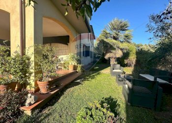 Giardino - Casa indipendente C/da Roseto
 
snc, Benevento - foto 3