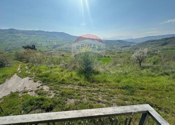 Vista delle montagne - Independent house C/da CAPITORTO
 
snc, Casalduni - photo 32