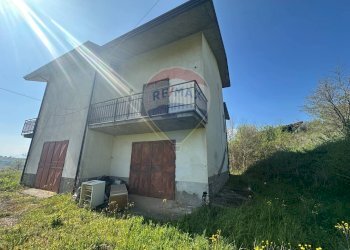 Casa all\'aperto - Independent house C/da CAPITORTO
 
snc, Casalduni - photo 5