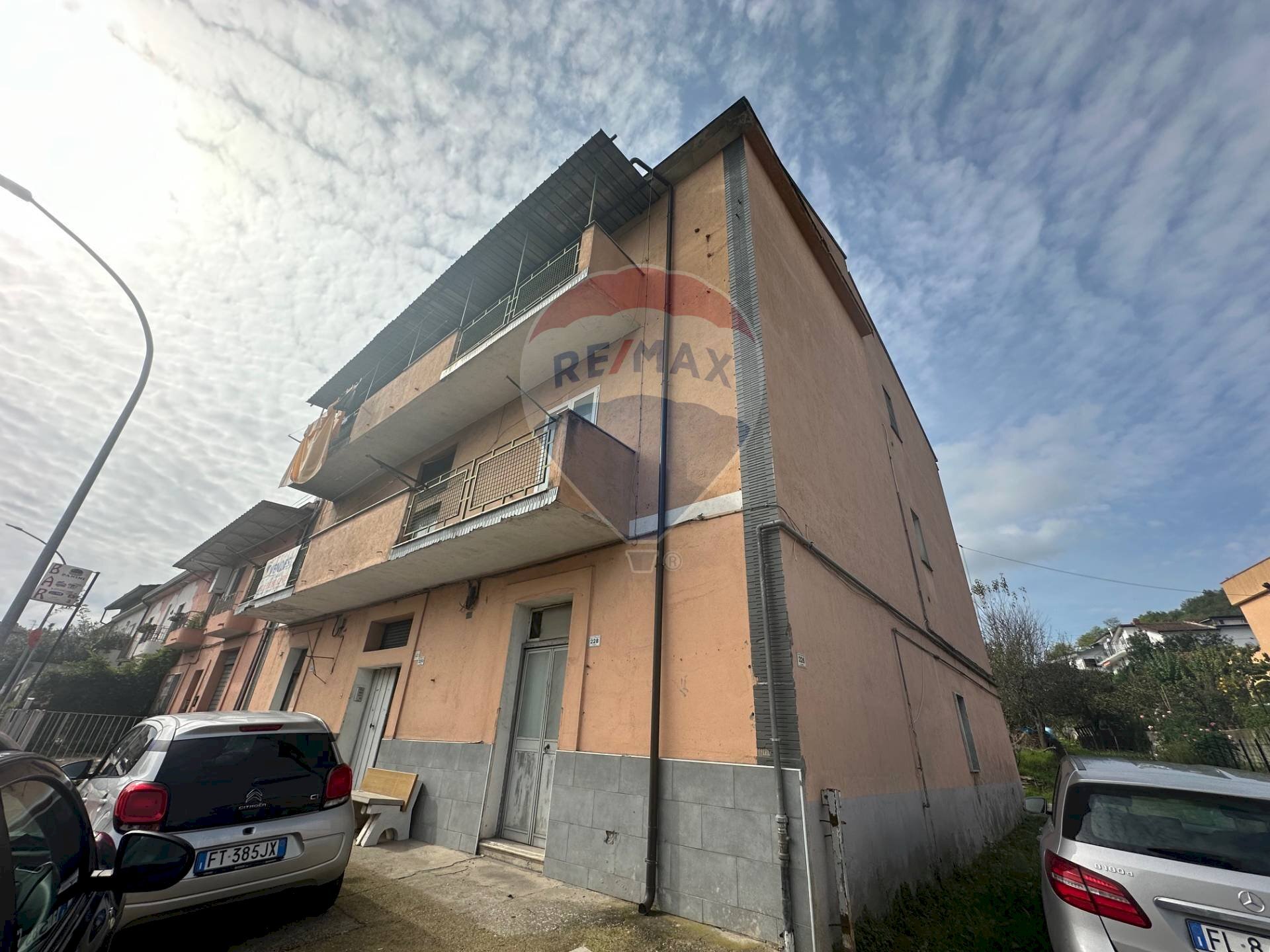 Edificio all\'aperto - Independent house Benevento - photo 1