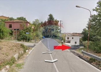 Edificio all\'aperto - Terreno agricolo Ceppaloni - foto 2