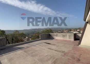 Terrazza - Casa semi indipendente via Sant'Angelo
 
46, Fragneto Monforte - foto 1