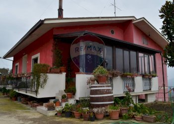 Casa all\'aperto - Independent house Montesarchio - photo 1