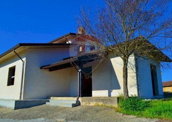 Casa all\'aperto - Villa via Sant'Angelo, Fragneto Monforte - foto 3